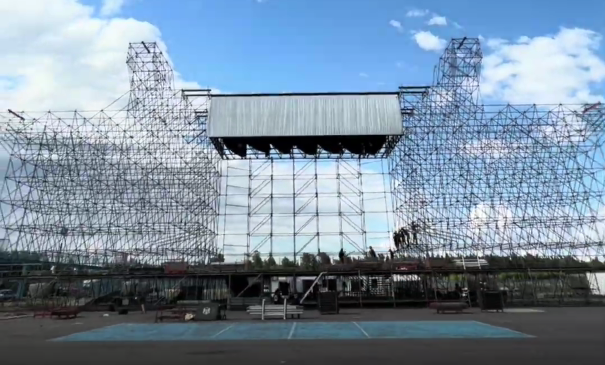 Sonido, torres y rock pesado: el exclusivo video que muestra cómo se arma el escenario de La Renga en Rosario